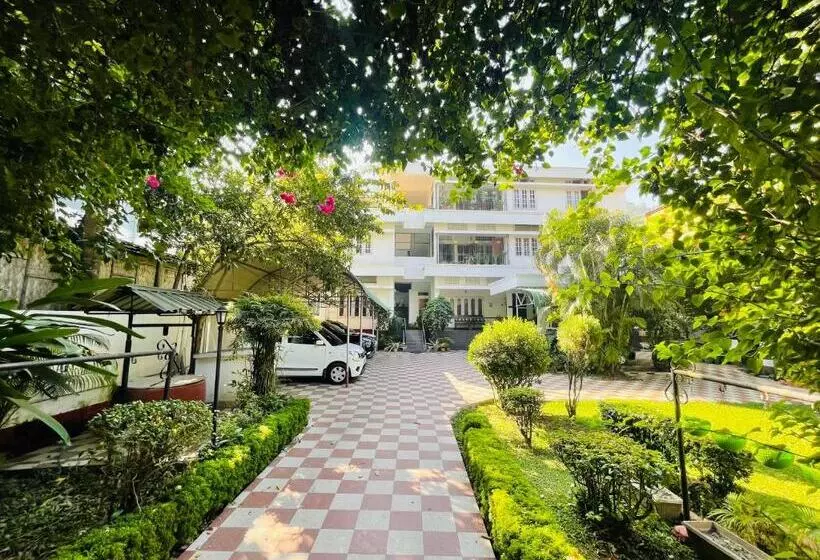 ペンション The Choudhury Manor Homestay