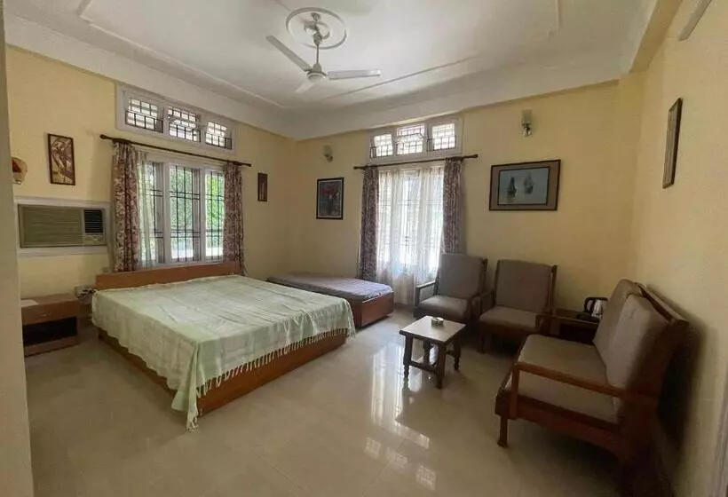 ペンション The Choudhury Manor Homestay