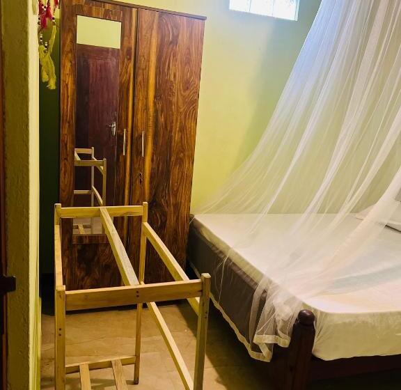 Majatalo Tiny Palace Madihe