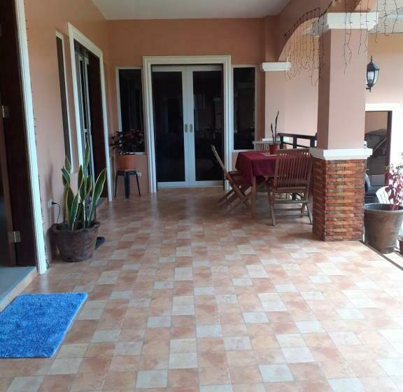 פנסיון Villa Estela Guesthouse