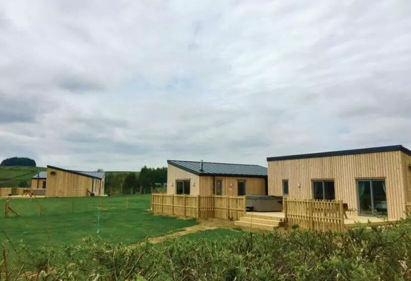 Lomakeskus Castle Pren Lodges