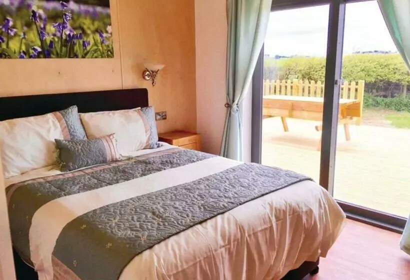 Lomakeskus Castle Pren Lodges