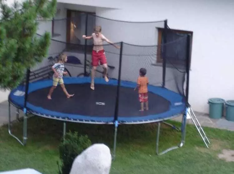 Aamiaismajoitus (B&B) Beautiful Residence Klementhof With Garden And A Seasonal Outdoor Pool