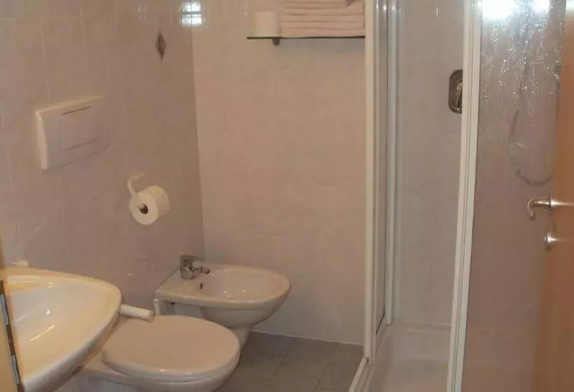 Aamiaismajoitus (B&B) Beautiful Residence Klementhof With Garden And A Seasonal Outdoor Pool