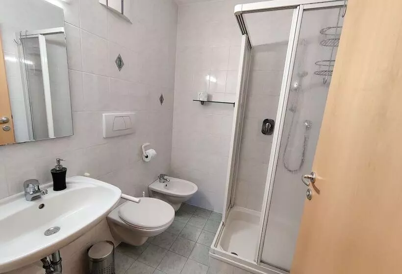 Aamiaismajoitus (B&B) Beautiful Residence Klementhof With Garden And A Seasonal Outdoor Pool