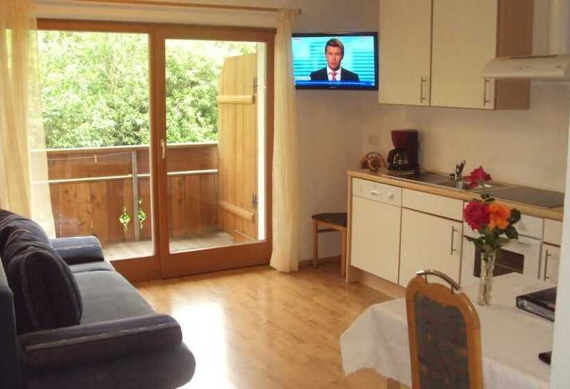 住宿加早餐  Beautiful Residence Klementhof With Garden And A Seasonal Outdoor Pool