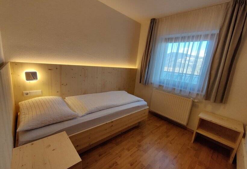 住宿加早餐  Beautiful Residence Klementhof With Garden And A Seasonal Outdoor Pool