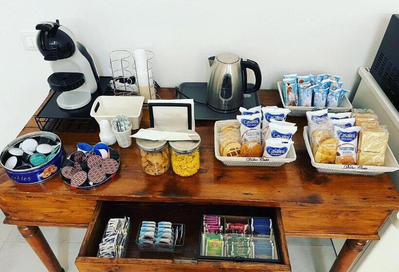 تختخواب و صبحانه La Dimora Del Falegname