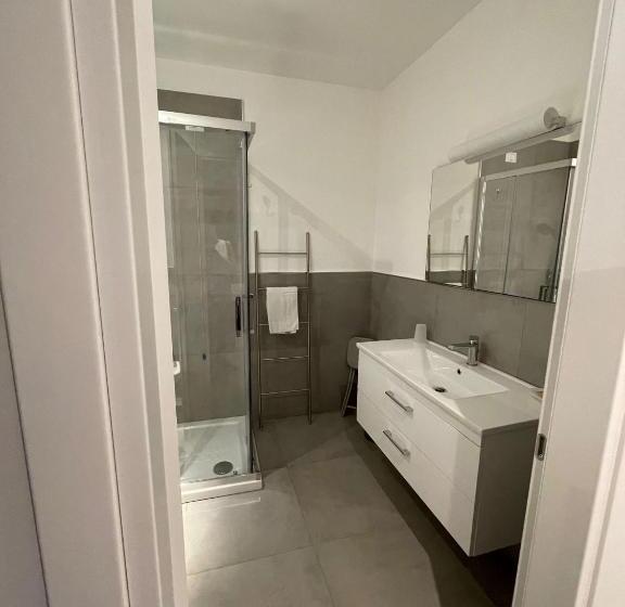 تختخواب و صبحانه La Dimora Del Falegname