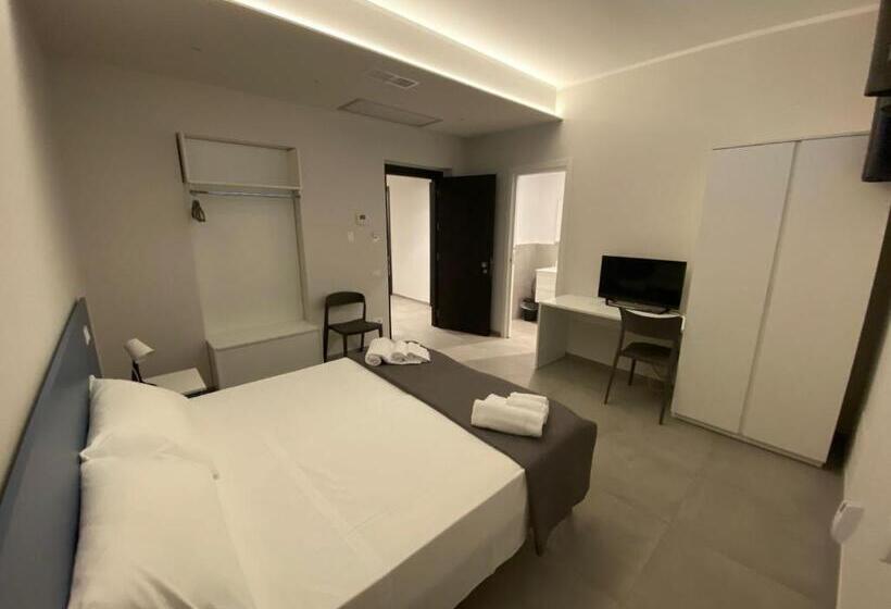 تختخواب و صبحانه La Dimora Del Falegname