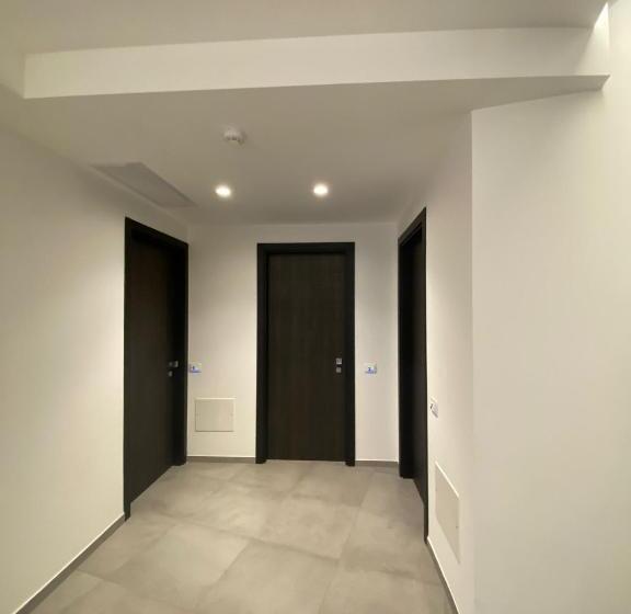 تختخواب و صبحانه La Dimora Del Falegname