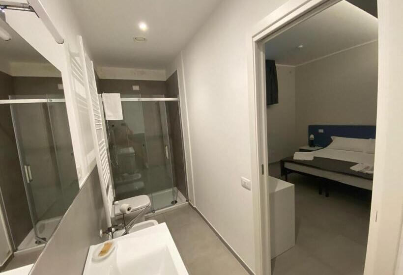 تختخواب و صبحانه La Dimora Del Falegname