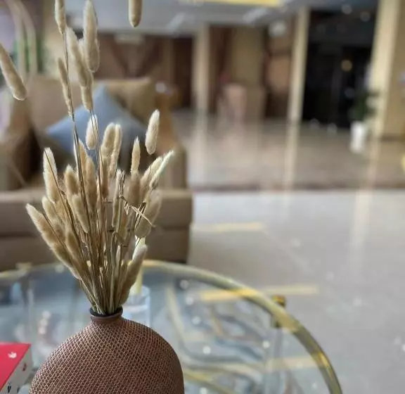 Crown Towers For Hotel Suites