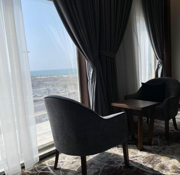 Crown Towers For Hotel Suites