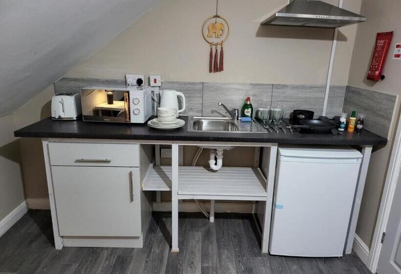 Easy Living Nottingham   Burns Street