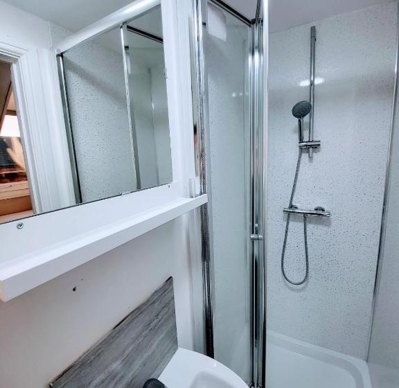 Easy Living Nottingham   Burns Street