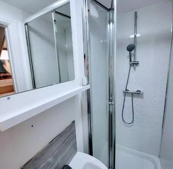Easy Living Nottingham   Burns Street