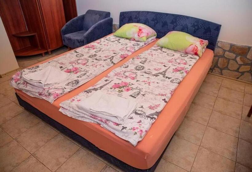 Hotel стария чинар мелник