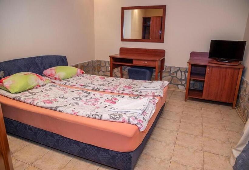 Hotel стария чинар мелник