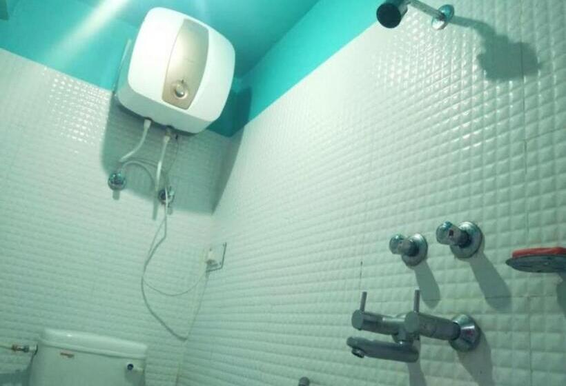 בית מלון כפרי Kantha Fort Home Stay, Kanthgaon