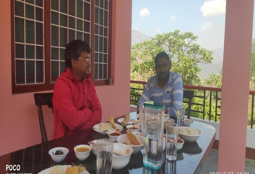 בית מלון כפרי Kantha Fort Home Stay, Kanthgaon