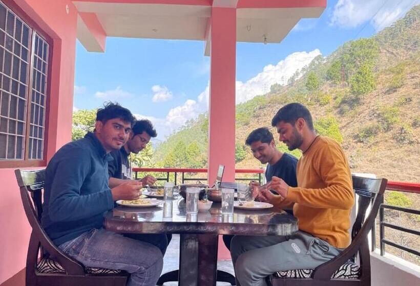 בית מלון כפרי Kantha Fort Home Stay, Kanthgaon