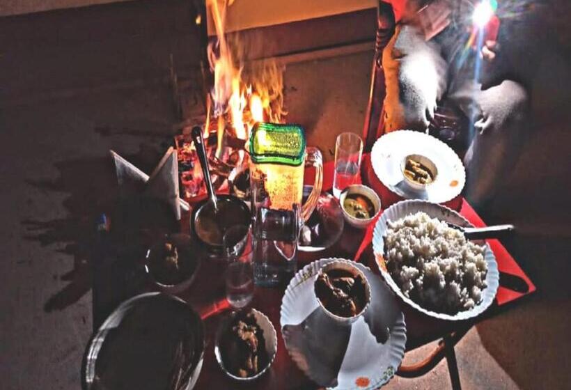 בית מלון כפרי Kantha Fort Home Stay, Kanthgaon