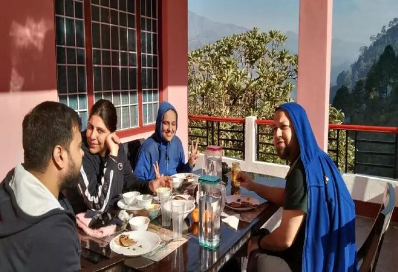 ホテル Kantha Fort Home Stay, Kanthgaon
