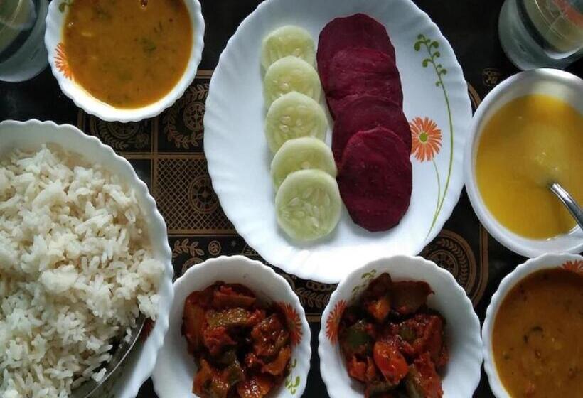 בית מלון כפרי Kantha Fort Home Stay, Kanthgaon