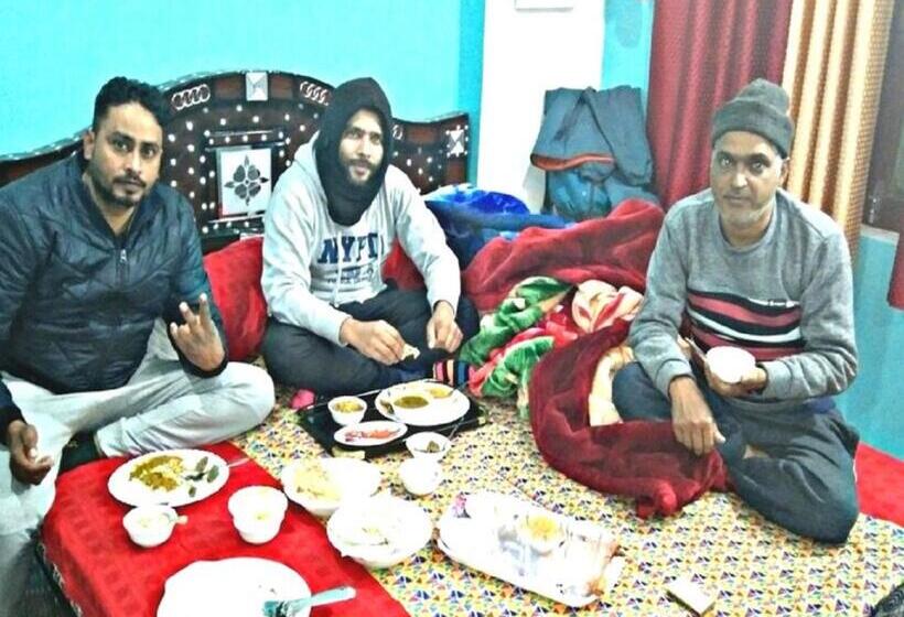 בית מלון כפרי Kantha Fort Home Stay, Kanthgaon