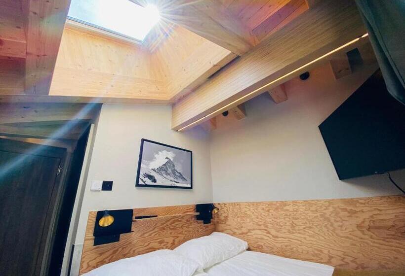 酒店 Peaky Riders Self Check In