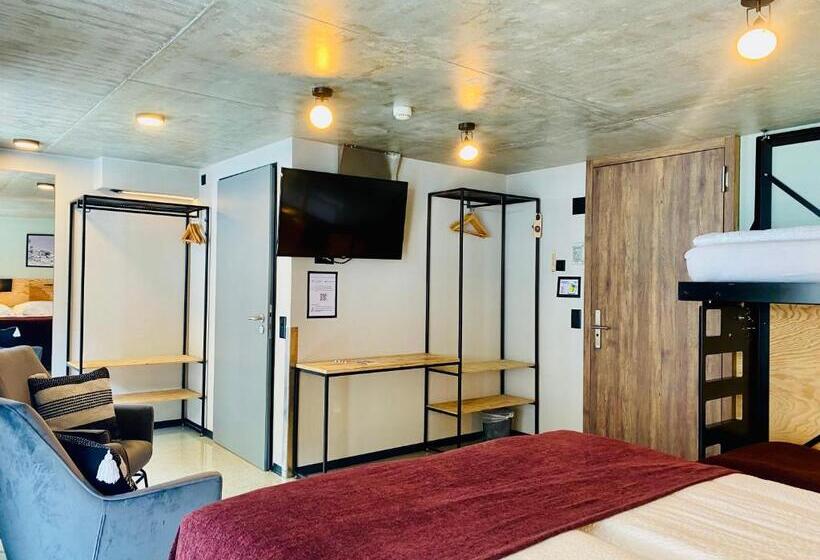 酒店 Peaky Riders Self Check In