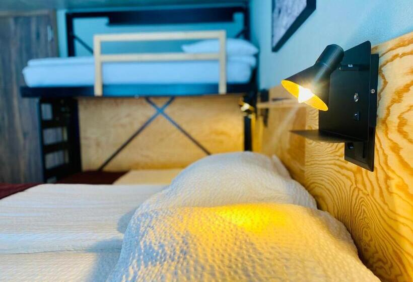 酒店 Peaky Riders Self Check In