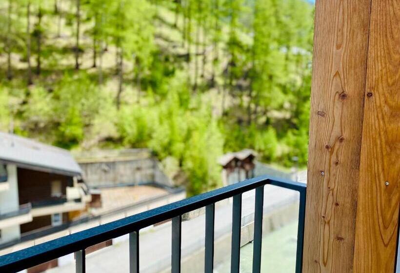 酒店 Peaky Riders Self Check In