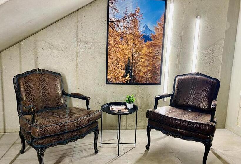 酒店 Peaky Riders Self Check In