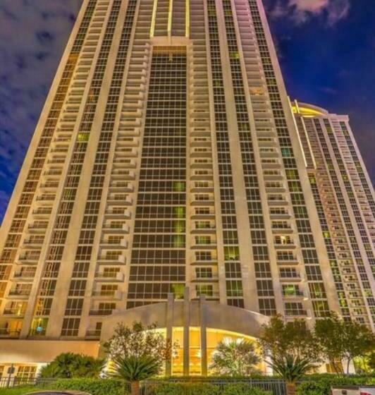 فندق Strip View Penthouse W/balcony