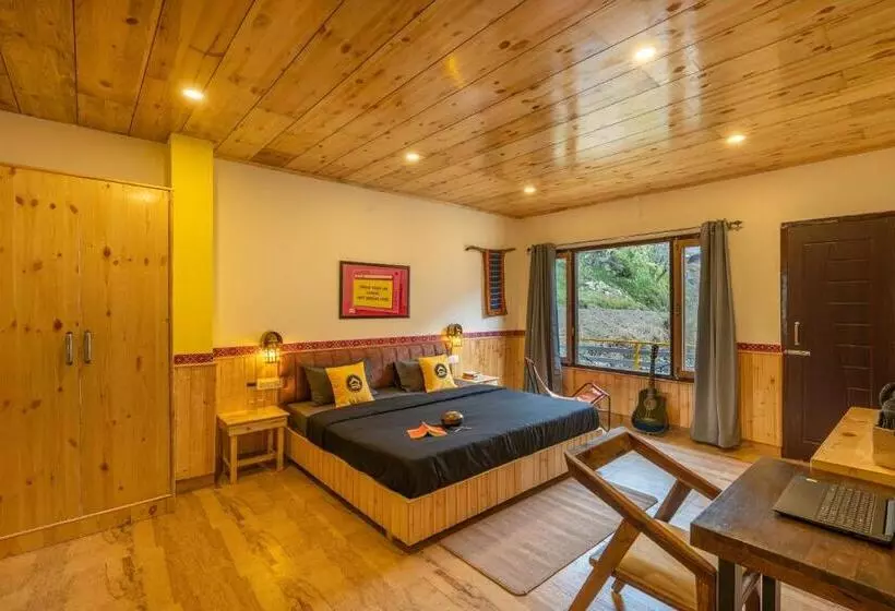 ホテル The Hosteller Tirthan Valley