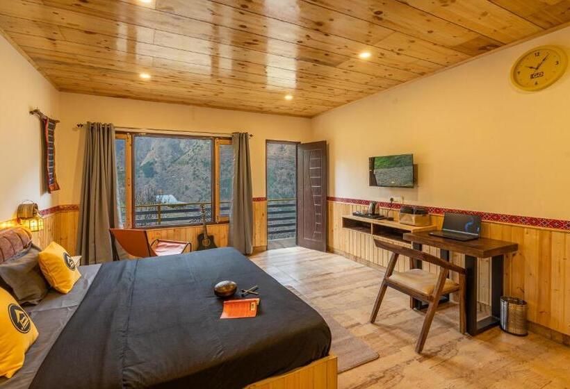 בית מלון כפרי The Hosteller Tirthan Valley