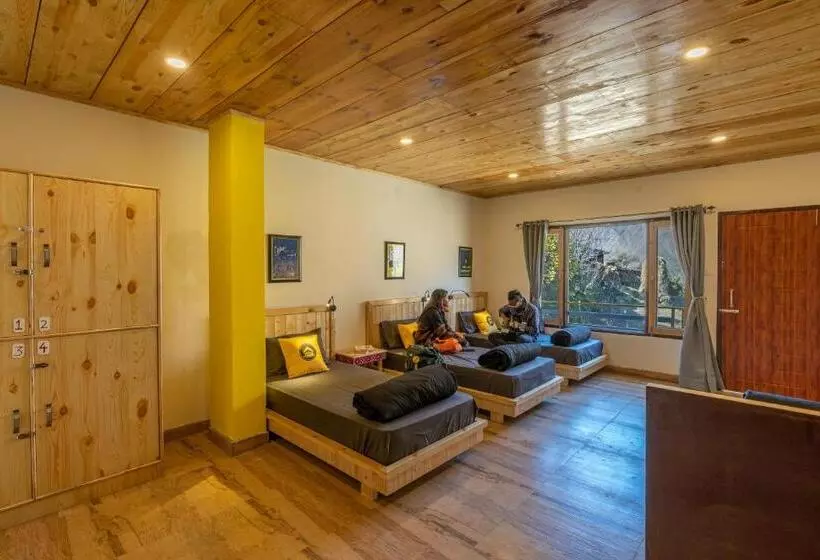 ホテル The Hosteller Tirthan Valley