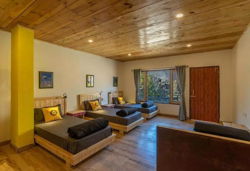 ホテル The Hosteller Tirthan Valley