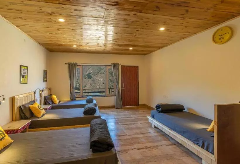ホテル The Hosteller Tirthan Valley