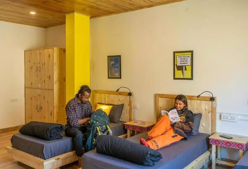 ホテル The Hosteller Tirthan Valley