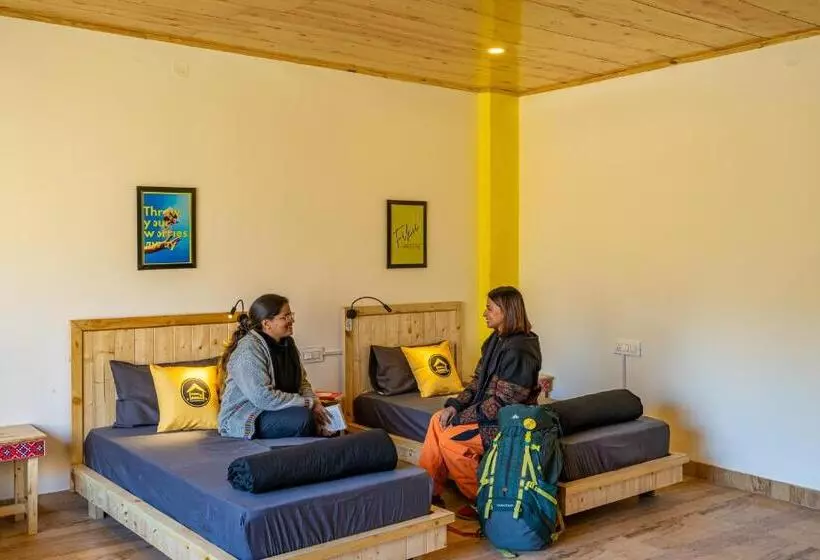 ホテル The Hosteller Tirthan Valley