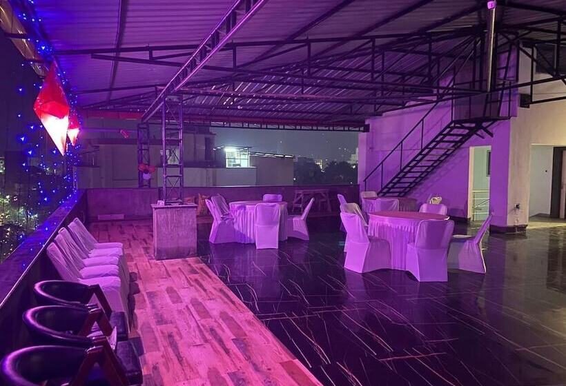 Hotel The Imperial Inn