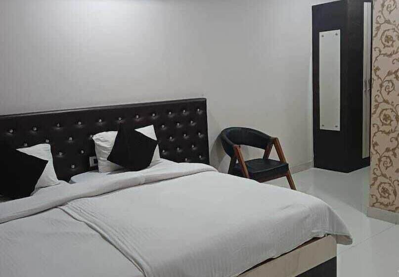 Hotel The Imperial Inn