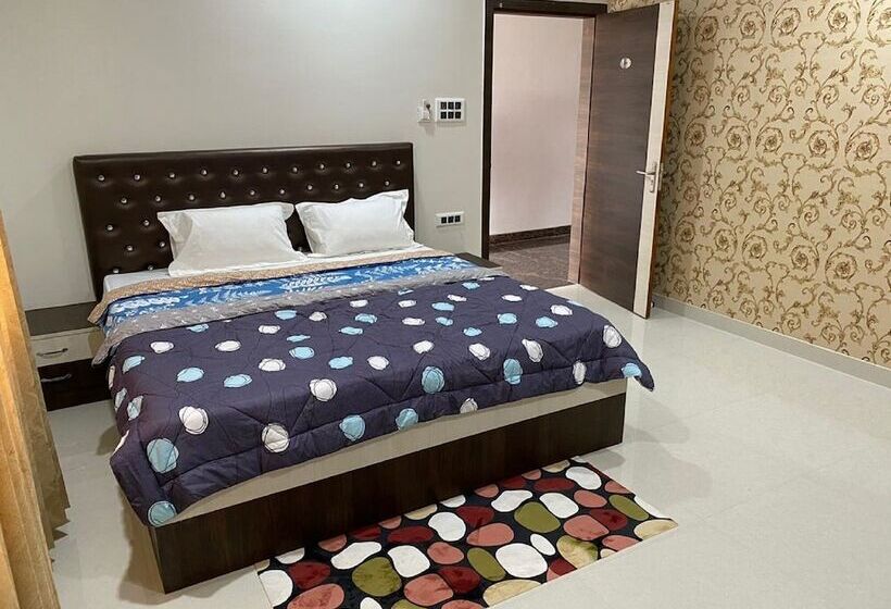 Hotel The Imperial Inn