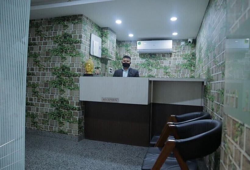 Hotel The Imperial Inn