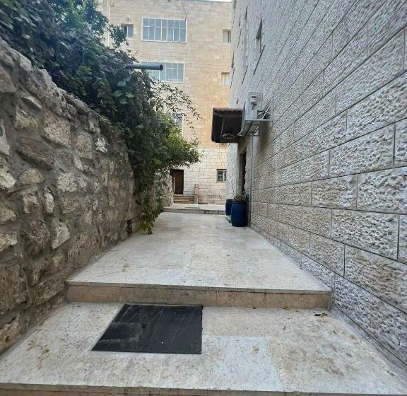 پانسیون Al Dabank Building