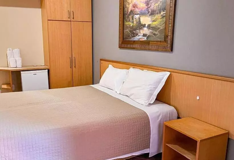 ペンション Pousada Suíça