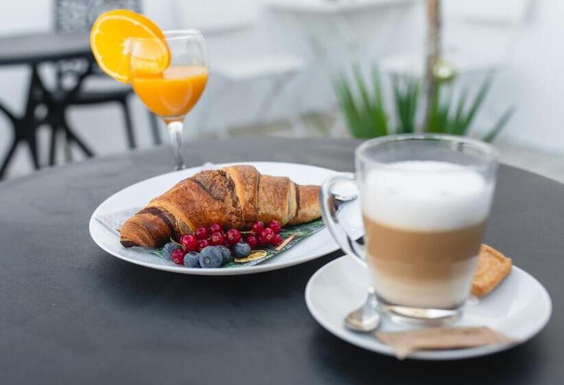 پانسیون Privilege Suite